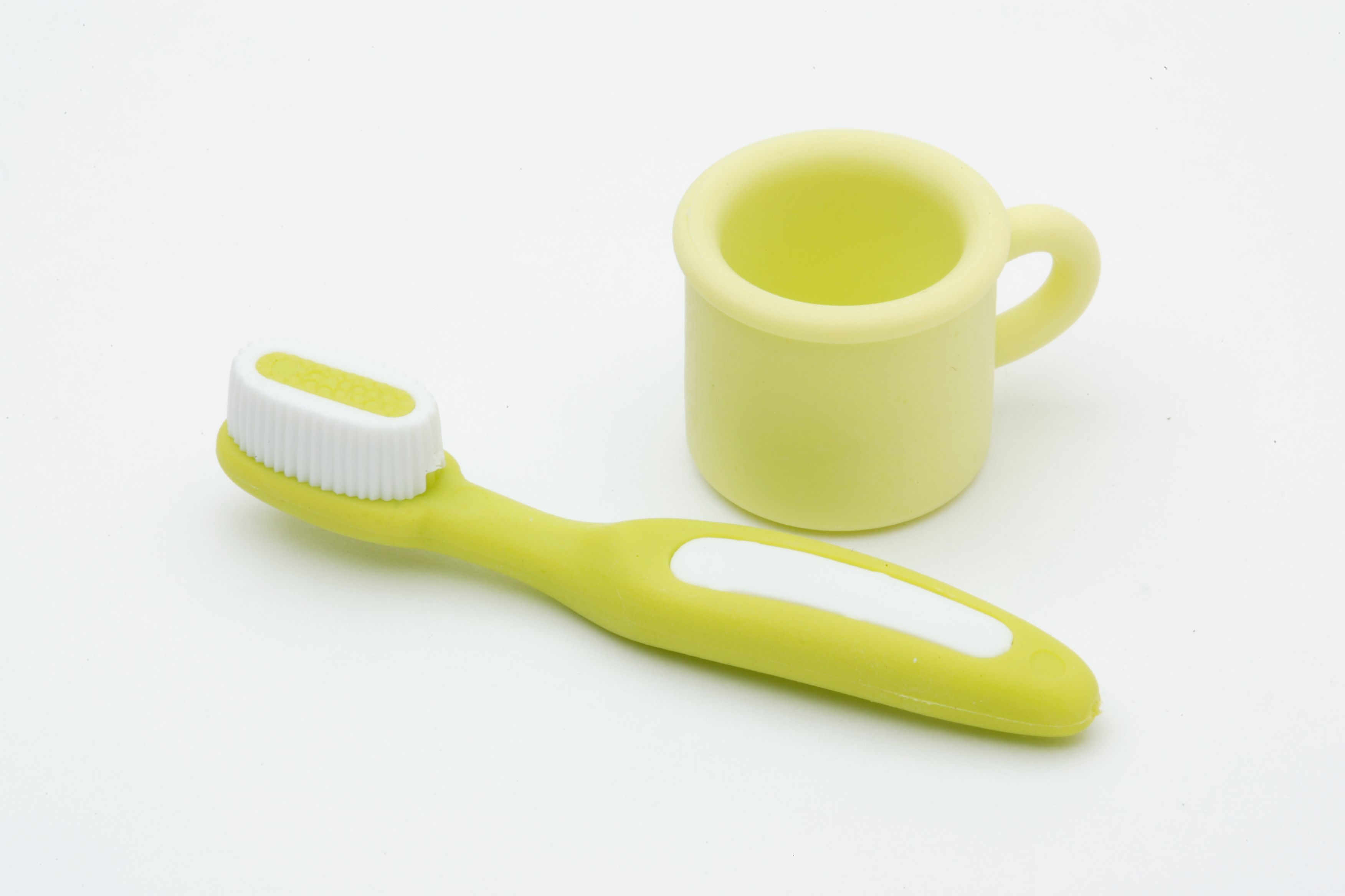 197 Cup & Brush Green
